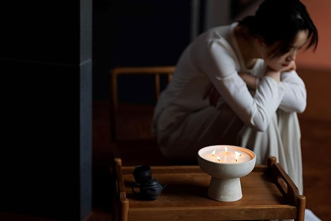 BLUEME Calm - Osmanthus & Sandalwood, Luxury Candle w/Essential Oils, 5 Wick, Hand-Poured Soy, Cotton Wick, Ceramic