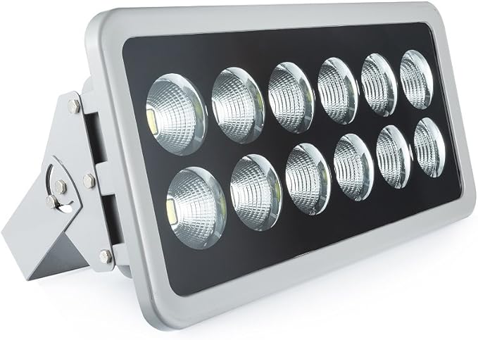 600W LED Spot Light Outdoor Waterproof Flood Light Ultra Bright 60 Degree Beam Angle Long Distance Day White