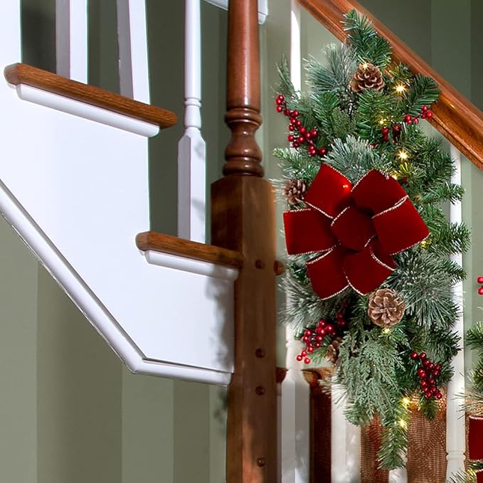 Haute Decor Classic Pre-lit 26 inch Artificial Fir Christmas Swag (Staircase Swag), 20 Warm White LEDs, Indoor/Outdoor