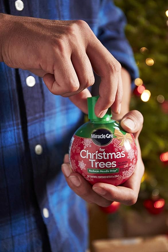 Miracle-Gro for Christmas Trees Plant Food, Hydrates Trees and Keeps Christmas Trees Green All Holiday Season, 2-Pack