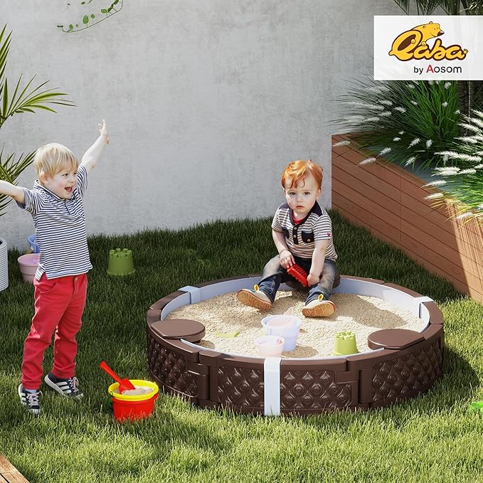 Qaba Kids Sandbox with Cover, Round 47 HDPE Large Sand Pit with 3 Seats, Waterproof Bottom Liner, Weather Resistant Outdoor Sand Box for Backyard, Lawn, Garden, Beach, Patio, Brown